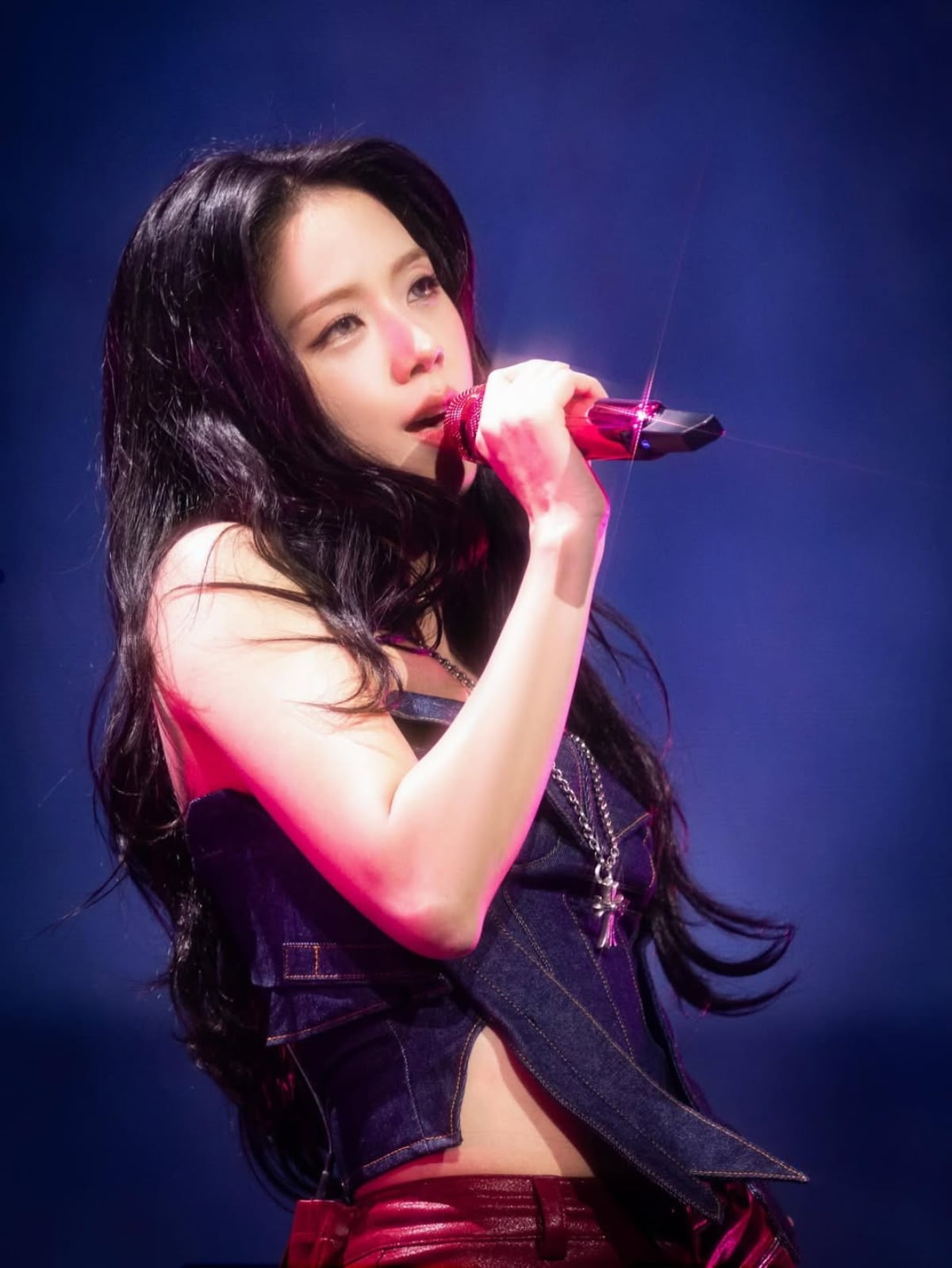 BLACKPINK's Jisoo Shines with New Single 'Eyes Closed' Featuring Zayn Malik