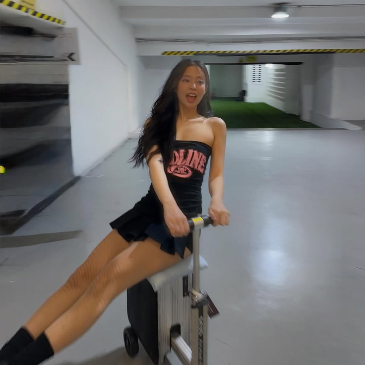 BLACKPINK's Jennie Stuns Fans with Captivating Instagram Updates from Jakarta