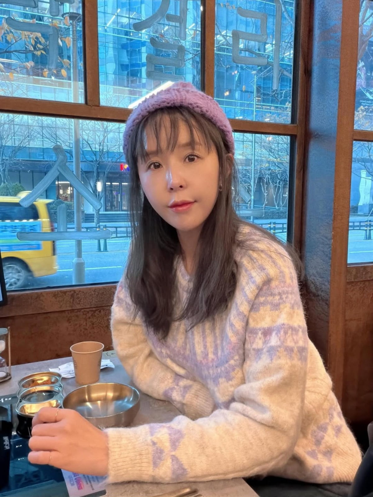 コヨーテのシン・ジ、紫色に染まった近況を公開