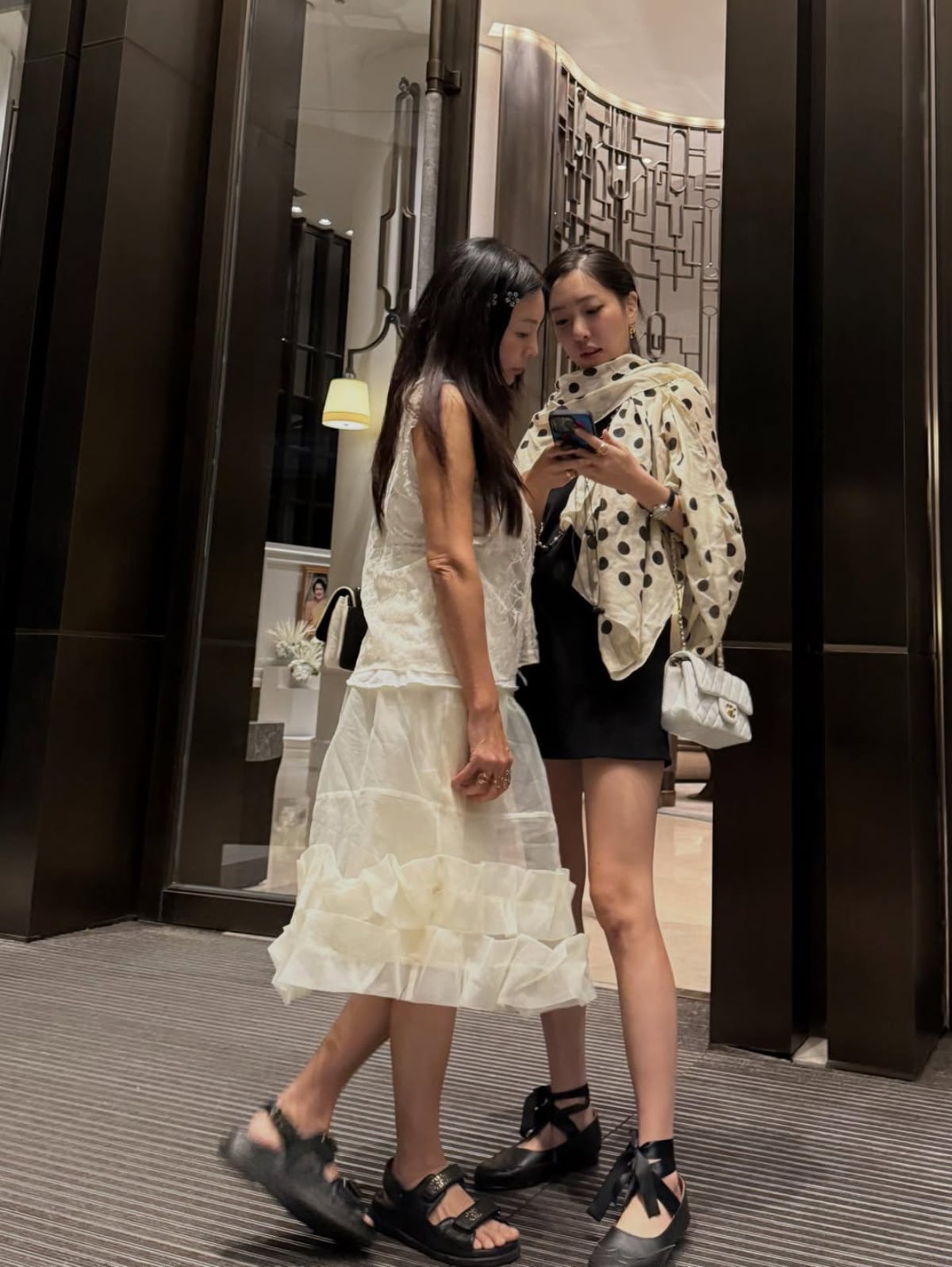 Actress Hwang Shin-hye Shares Heartwarming Moments with Daughter Lee Jin-yi