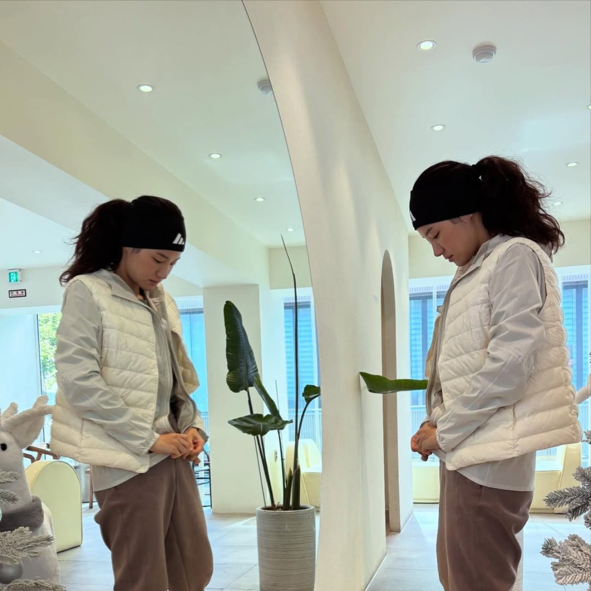 Park Joo-hyun Embraces the Holiday Spirit Amidst Romance Rumors with WINNER's Song Min-ho