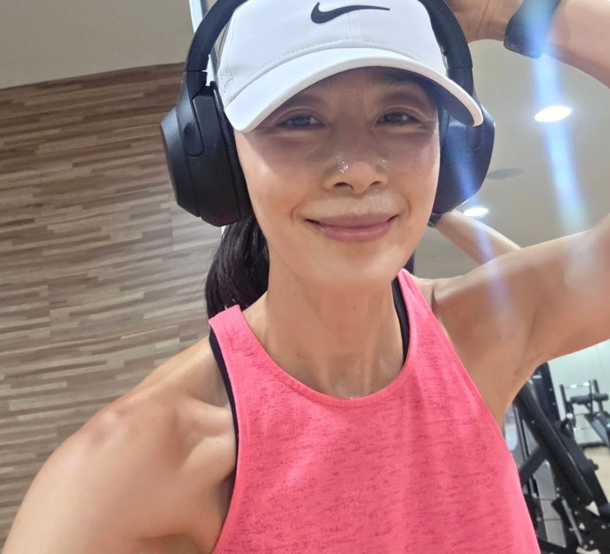 Korean Actress Moon Jung-hee Shares Her Fitness Secrets and Stunning Visuals