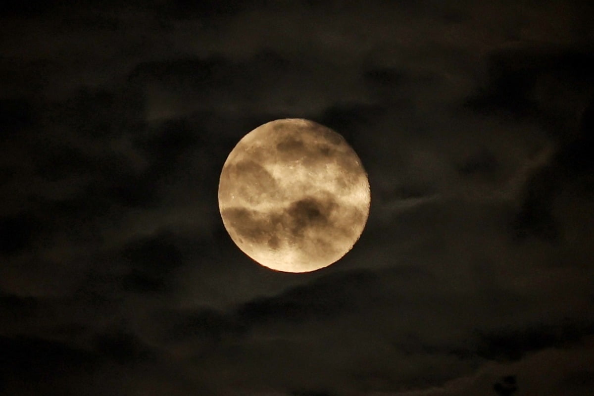 오늘 밤, 6년 만에 가장 큰 '슈퍼문' 떠올라