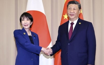 "中 정부, 항공사에 내년 3월까지 일본행 항공편 감축 지시"