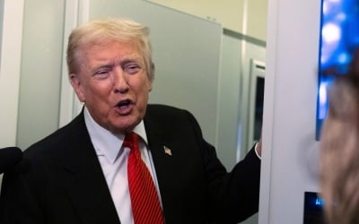 트럼프 "엔비디아 최첨단칩, 미국 말고는 못 갖는다"