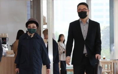 특검, 김건희 모친·오빠 12시간 조사…'종묘차담회' 前 비서관도 소환 [종합]