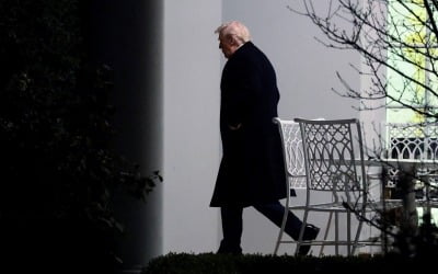 트럼프, 지방선거 참패에 결국…일부 농산물 상호관세 '면제'