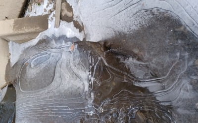 전국 흐리고 곳곳 빗방울·눈…늦가을 산불 주의