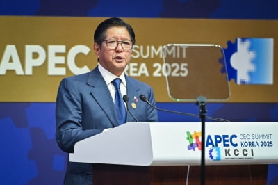 캐나다 이어 필리핀도 눈독…한화오션 만나 잠수함 도입 논의