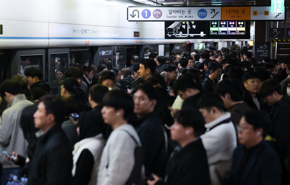 서울지하철 노조, 임단협 결렬로 '준법운행'…출퇴근길 혼잡 우려