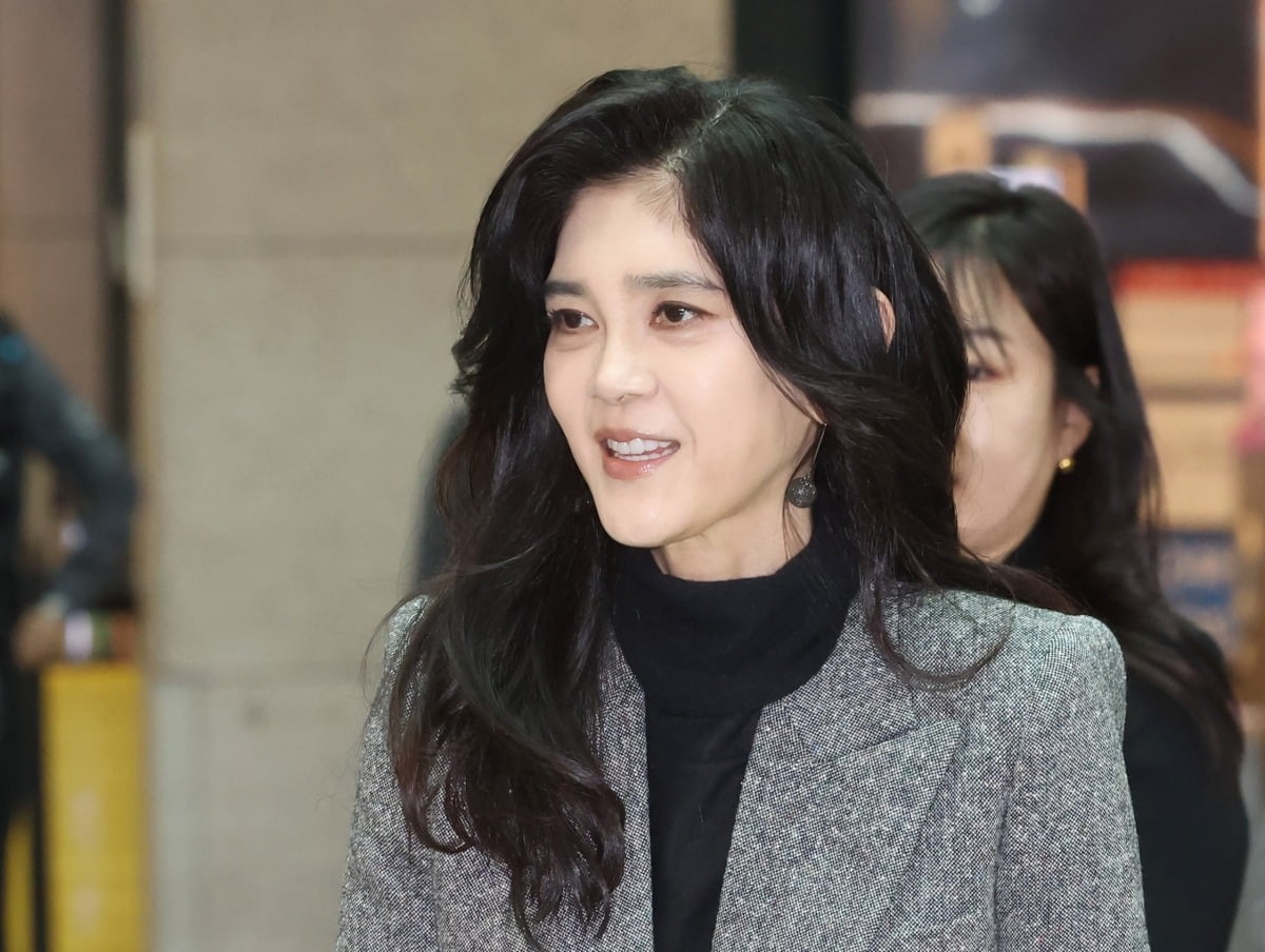 강남 학부모와 교육 이슈를 상징하는 이미지