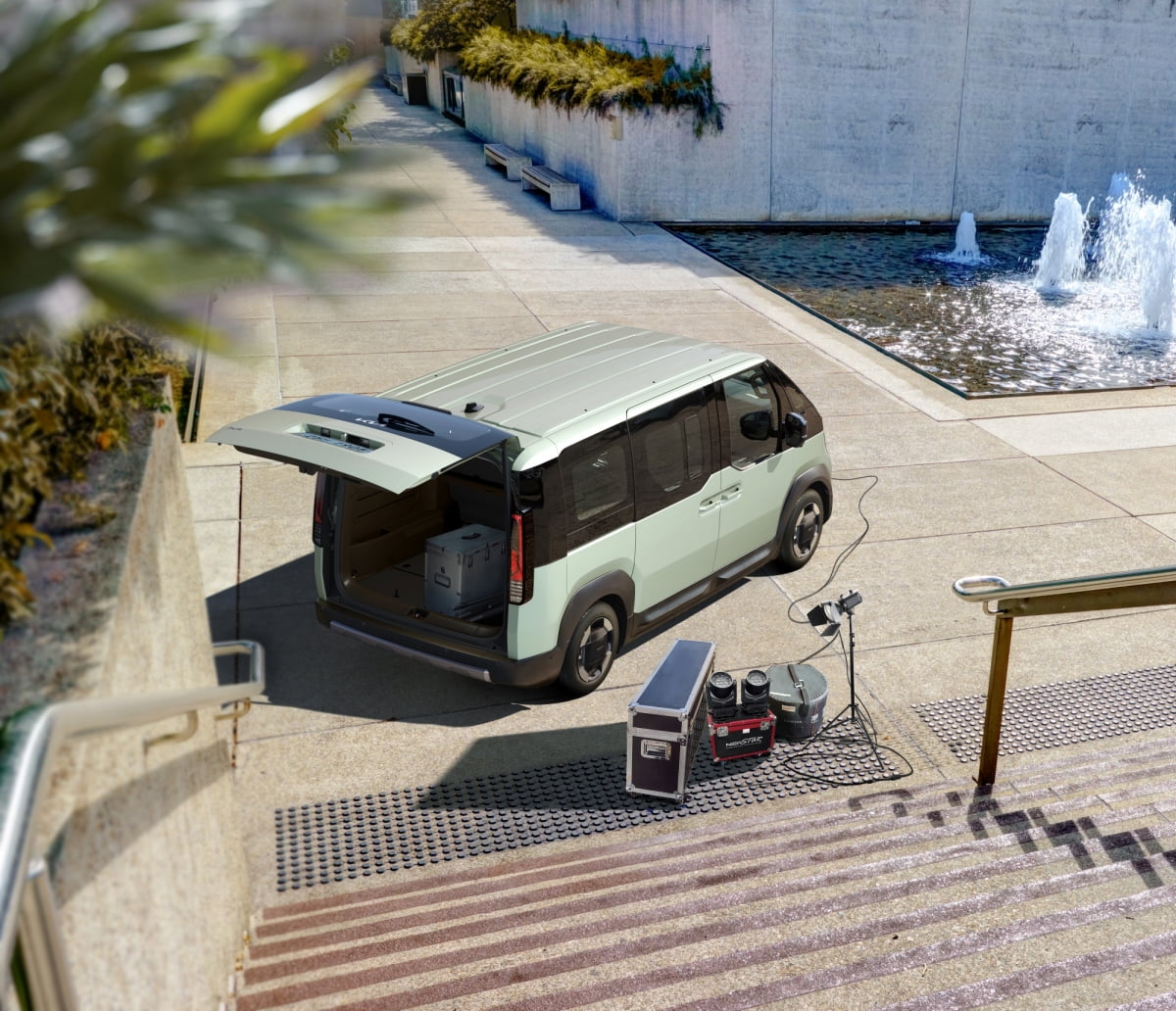 '캠핑족' 이장우 "이 차, 예술이야"…SUV보다 인기 높았다 [모빌리티톡]