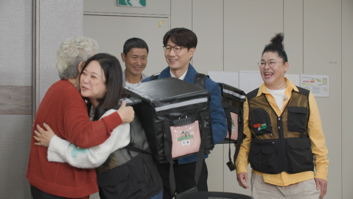 '60년차 축덕' 강부자 "비행기서 손흥민과 만나…연락처 있다"