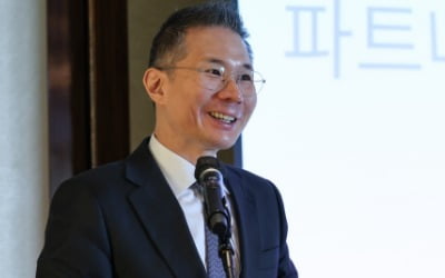 한국 B2B 공략 나선 오픈AI "한국인은 챗GPT 업무에 써"