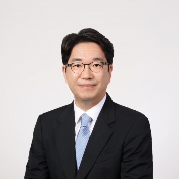 황우진 전 부장검사, 법무법인 LKB평산 대표변호사로