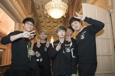 케스파컵·치지직컵·SLL…LoL e스포츠 '풍성한 12월' [이주현의 로그인 e스포츠]