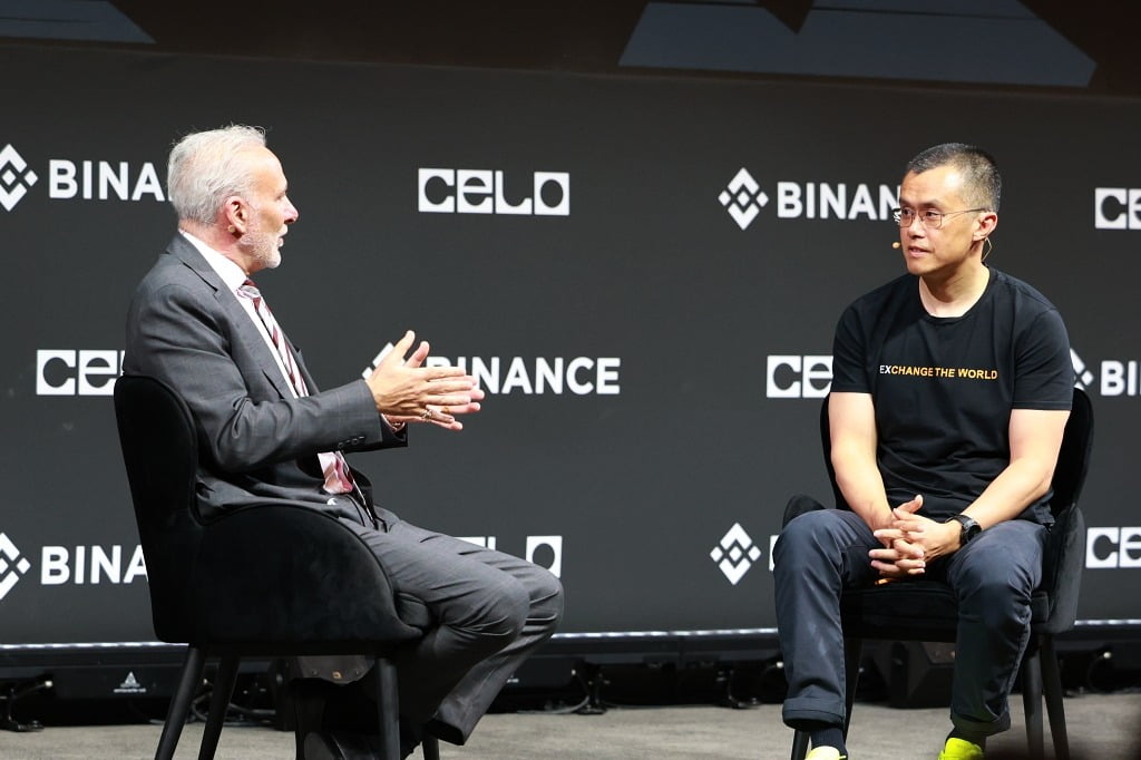 CZ "비트코인, 실사용 증명한 미래 자산"…피터 시프 "탈중앙 피라미드일 뿐" 정면충돌 [BWB2025]