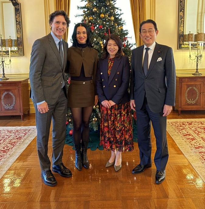 케이티 페리, 외교 무대 첫 등장…트뤼도와 日 기시다 함께 만나