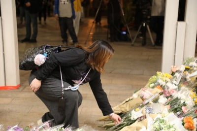 "추모 vs 일상"…홍콩, 화재 참사 후 크리스마스 행사 두고 찬반 논쟁