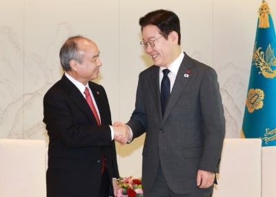 손정의 “AI와 인류 간 격차, 금붕어와 인간 수준으로 벌어질 것”