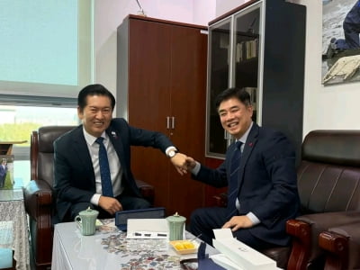 정청래 "내가 이재명 시계 1호 주인"