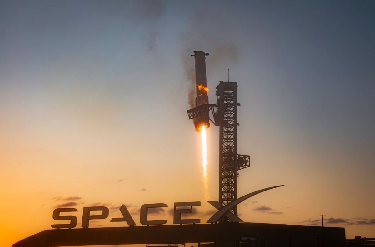 스페이스X, 2026년 상장 추진하며 기업가치 8000억 달러로