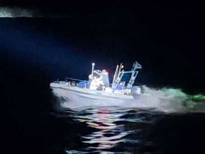 고무보트 타고 밀입국한 중국인 8명 징역 8개월~1년 선고