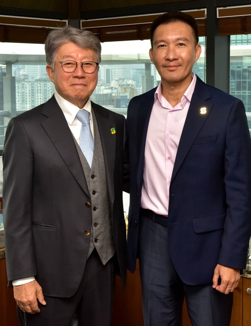 (왼쪽부터) 오광현 청오DPK 회장과 조셉 슈 써브웨이 아시아태평양 지역 사장. 사진=청오DPK 제공