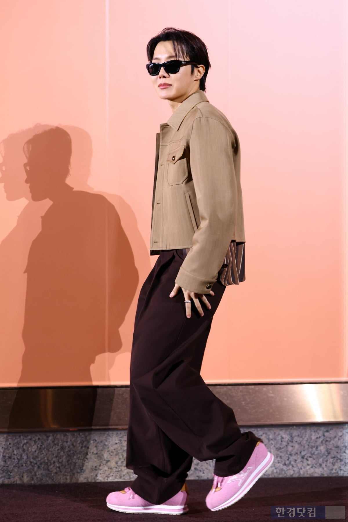 [포토+] BTS 제이홉, '선글라스 쓰고 멋지게~'