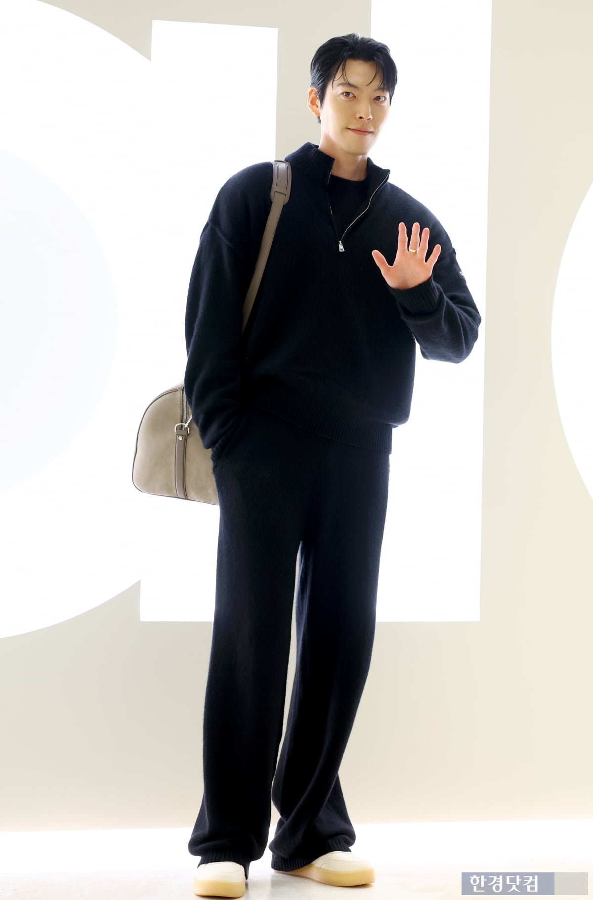 [포토+] 김우빈, '결혼 앞두고 더 멋있어졌네~'