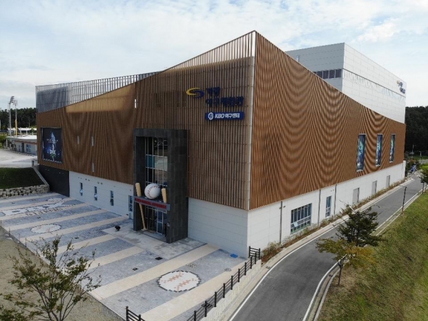 KG스틸, 국내 첫 야구테마파크에 고기능성 칼라강판 ‘스톤 엠보’ 적용