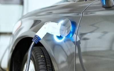 "충전기 꽂아두기만 해도 돈 번다"…전기차 차주들 '환호'