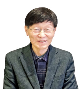 수능 나온 자기 작품 본 시인…"시험장 밖에서도 詩 읽었으면"