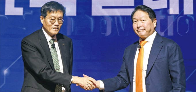 최태원 "AI 3강 의미 있으려면, 美·中과 기술력 격차 좁혀야"