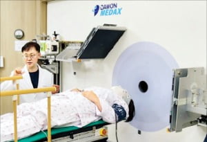 다원메닥스, 국내 첫 중성자치료기 수출 계약