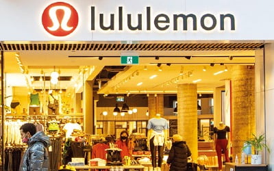 주가 반토막 난 룰루레몬…CEO 교체로 반등 '시동'