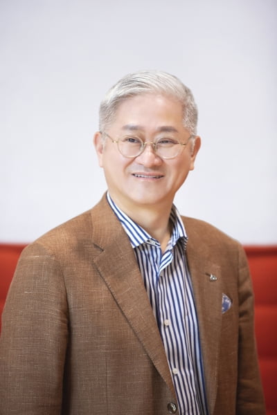 “창사 이래 두 번째 희망퇴직” 아모레퍼시픽 경영어렵나