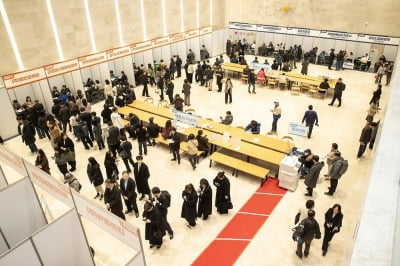 더 일하고 싶은, 더 일해야 하는 중장년층