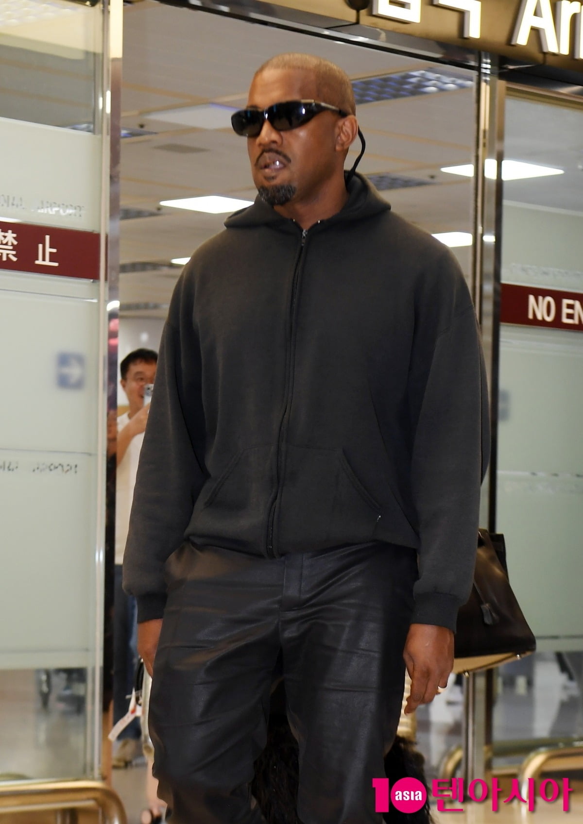 カニエ・ウェスト、再び韓国へ訪問 - 妻ビアンカ・センソリのプロジェクトに注目