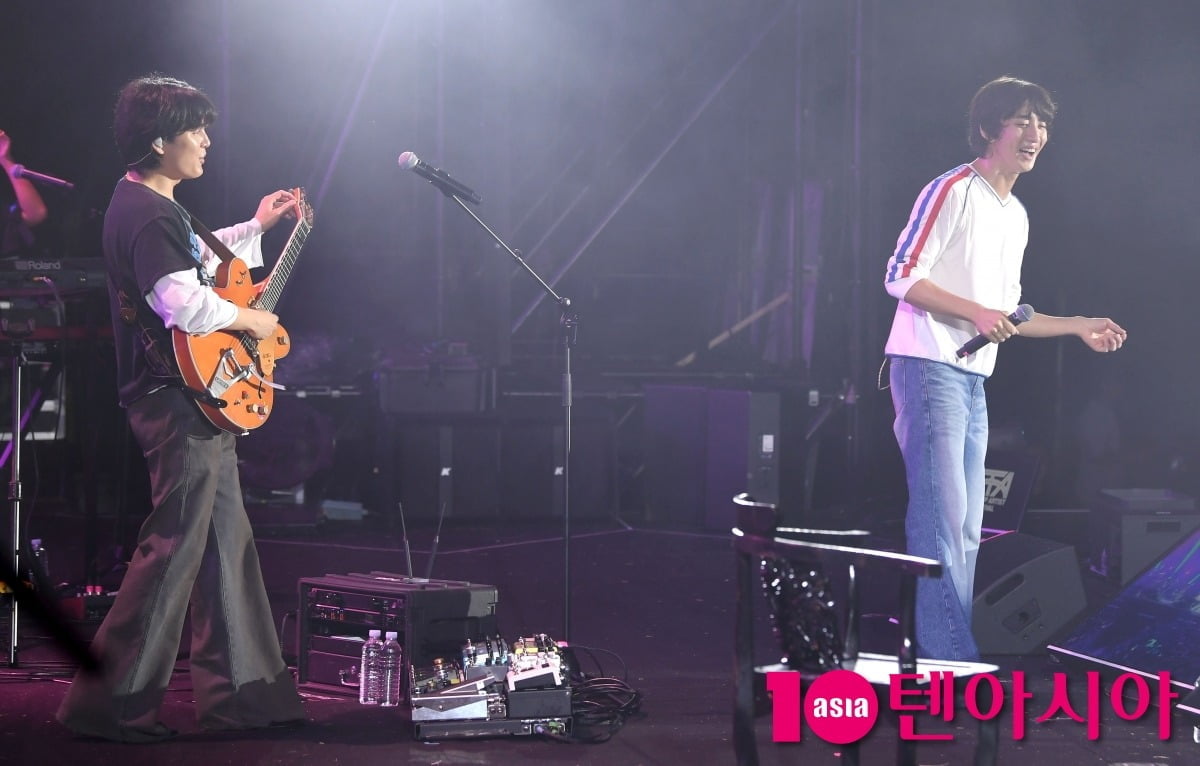 K-Pop Stars Gear Up for Year-End Concerts: From D.O.C to DAY6