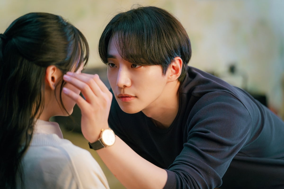 Lee Junho Scores a Hat-Trick of Success with 'Typhoon Family'