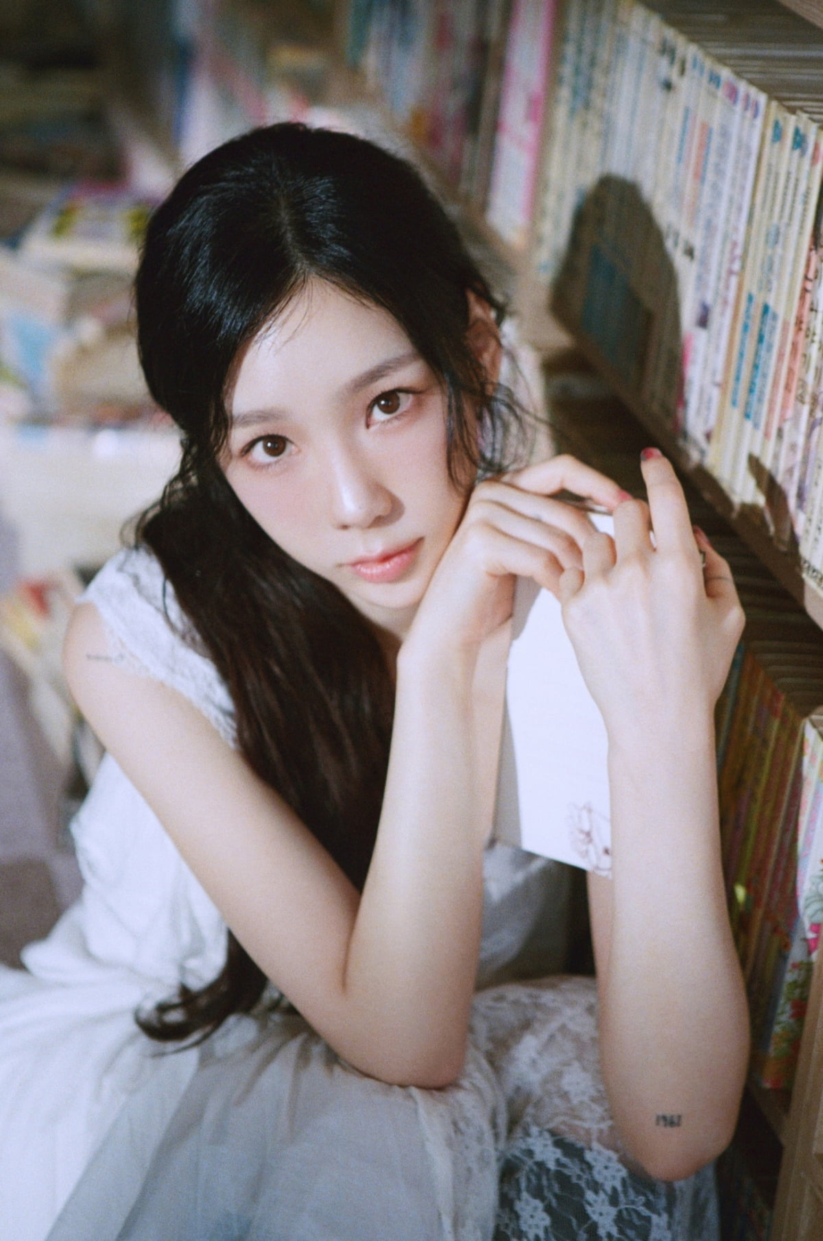 Taeyeon Celebrates 10 Years as a Solo Artist with 'Panorama: The Best of TAEYEON'