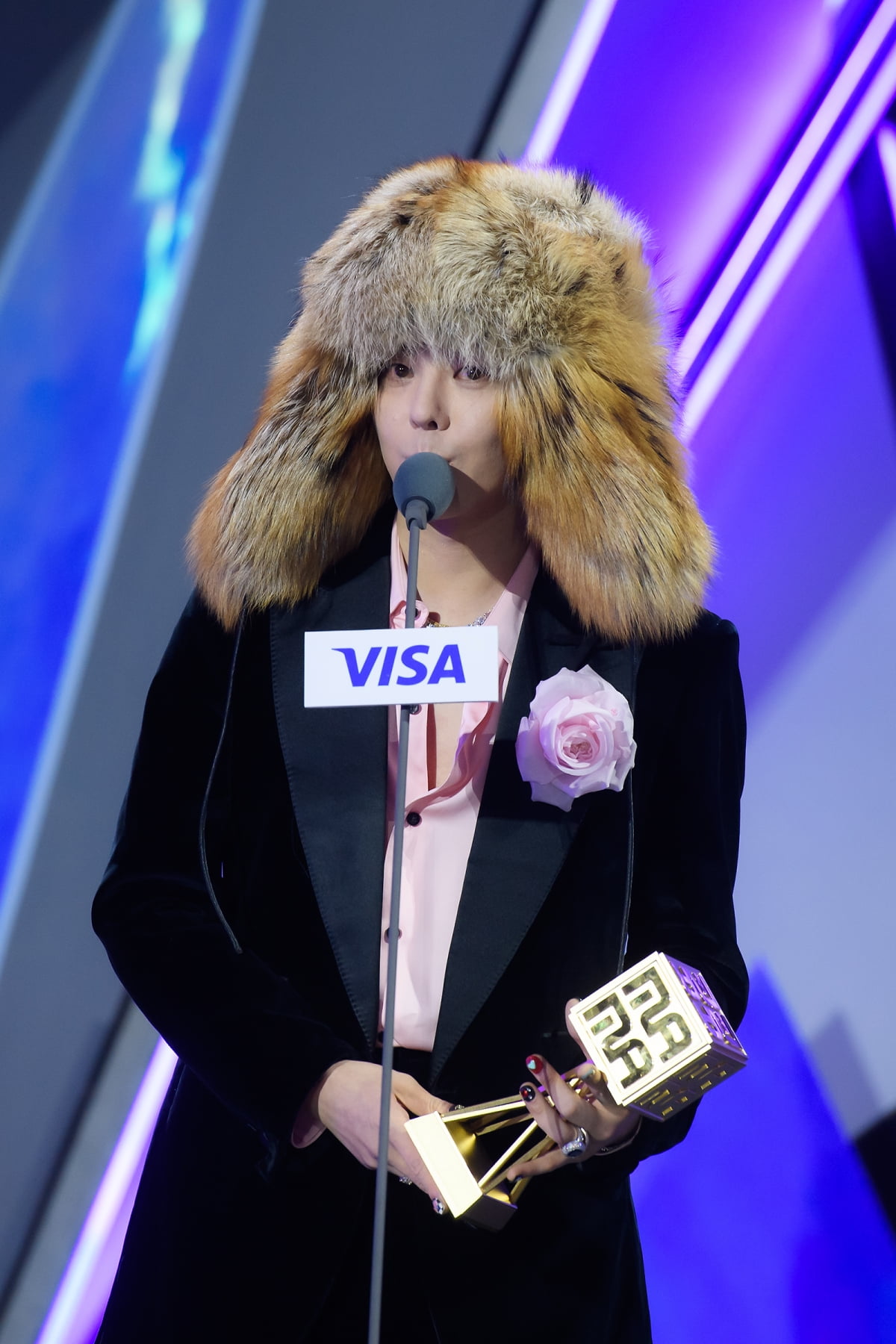 G-Dragon Faces Criticism Over Live Performance at 2025 MAMA Awards