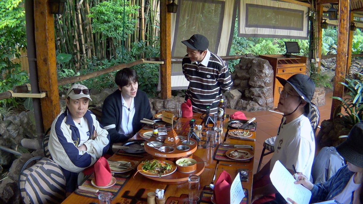 ナ・ヨンソクPDと『新西遊記』トリオ、Netflixバラエティ『ケニアに行った三食』で爆笑の旅を続ける