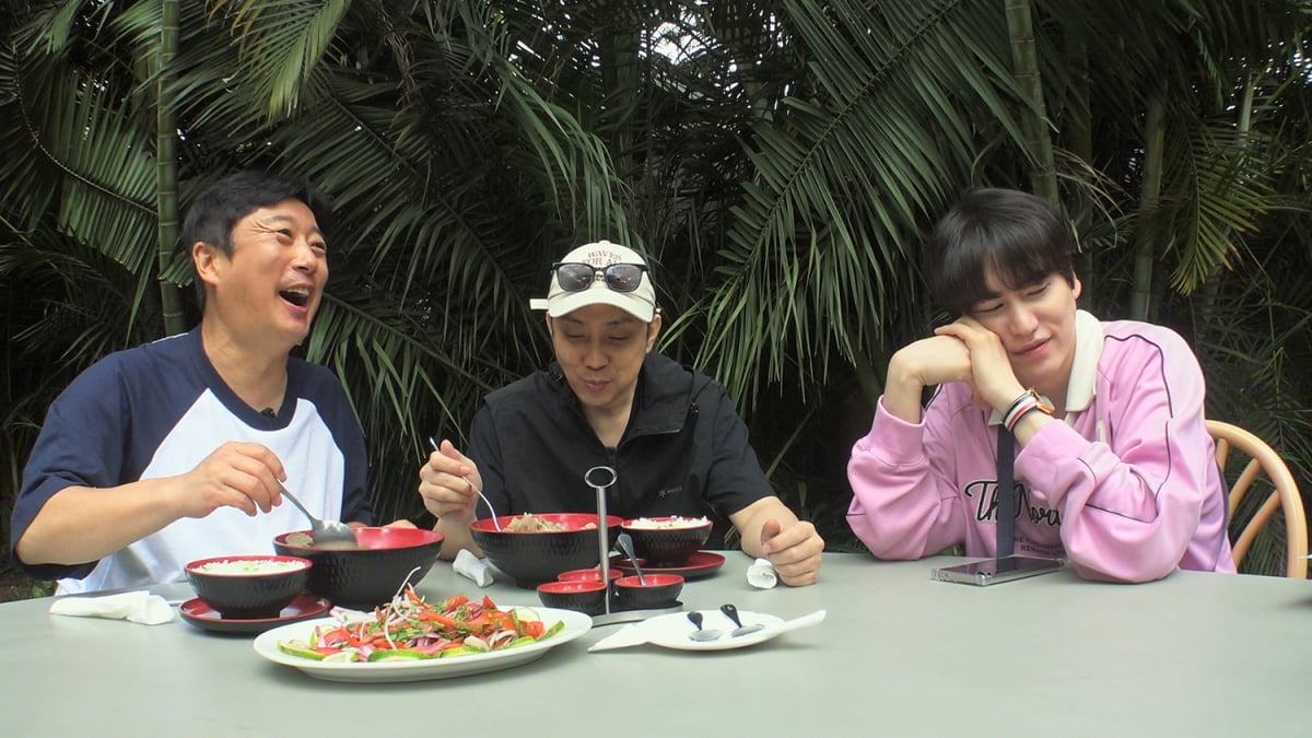 ナ・ヨンソクPDと『新西遊記』トリオ、Netflixバラエティ『ケニアに行った三食』で爆笑の旅を続ける