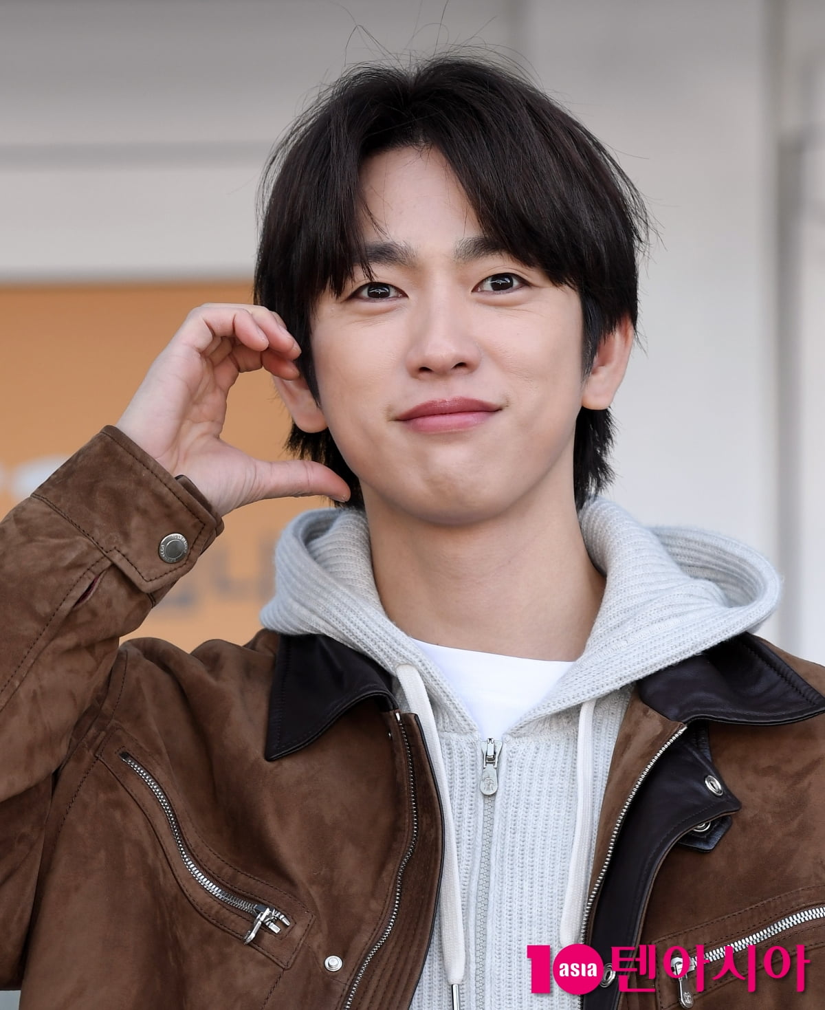 Actor Park Jin-young Departs for Rome from Incheon International Airport