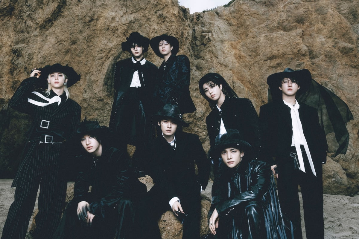 Stray Kids Achieve Historic 8th Consecutive No. 1 on Billboard 200