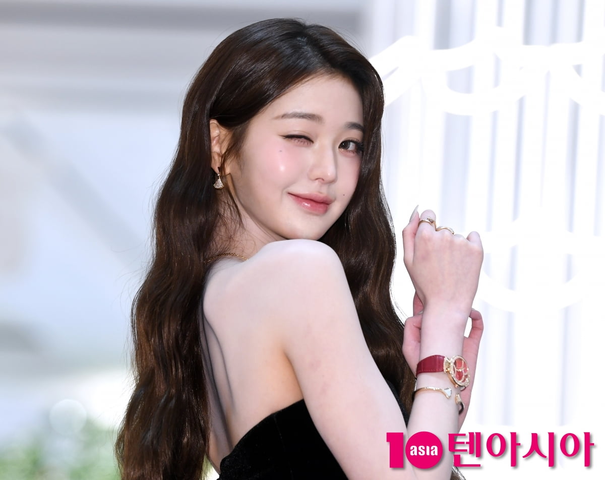 アイヴのジャン・ウォンヨン、ジュエリーブランドのポップアップイベントに登場