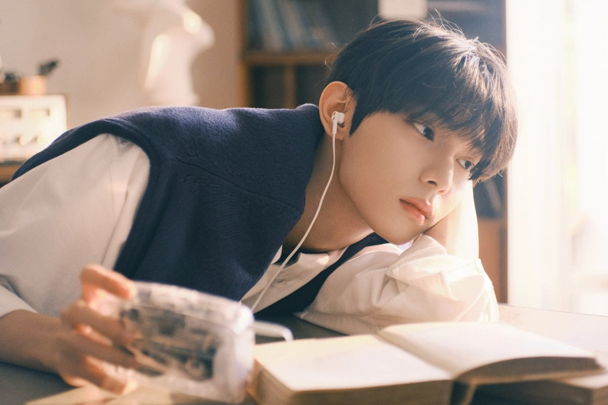 Choi Lip Woo's Debut Single 'SWEET DREAM' Tops Charts with Impressive Sales