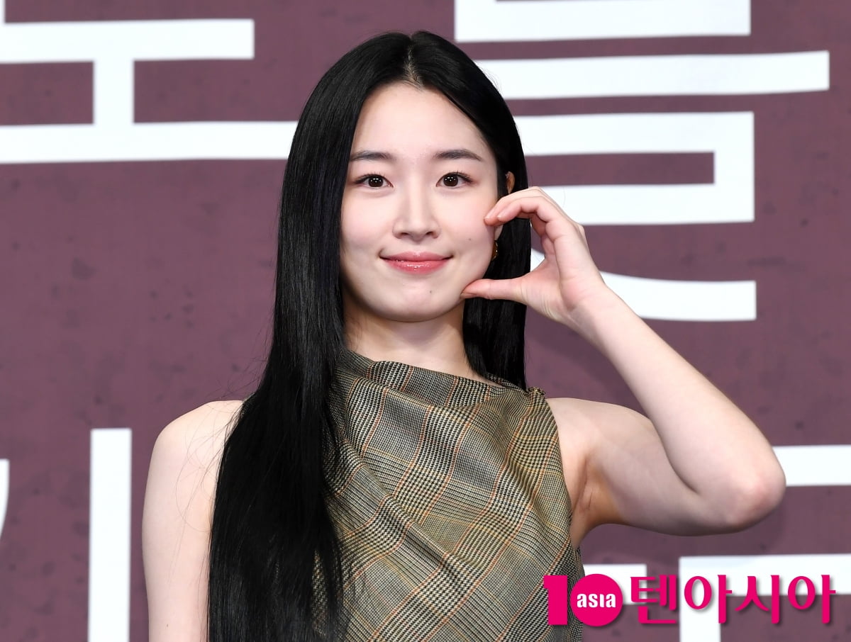 Actress Won Ji-an Attends Press Conference for New JTBC Drama 'Surely Tomorrow'